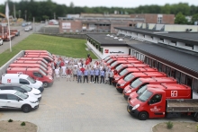 Alle biler og medarbejdere på parkeringspladsen