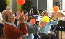 Der kastes med balloner