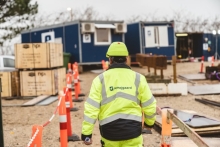 Byggearbejder på byggeplads