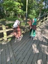 Børn i middelalderdragt